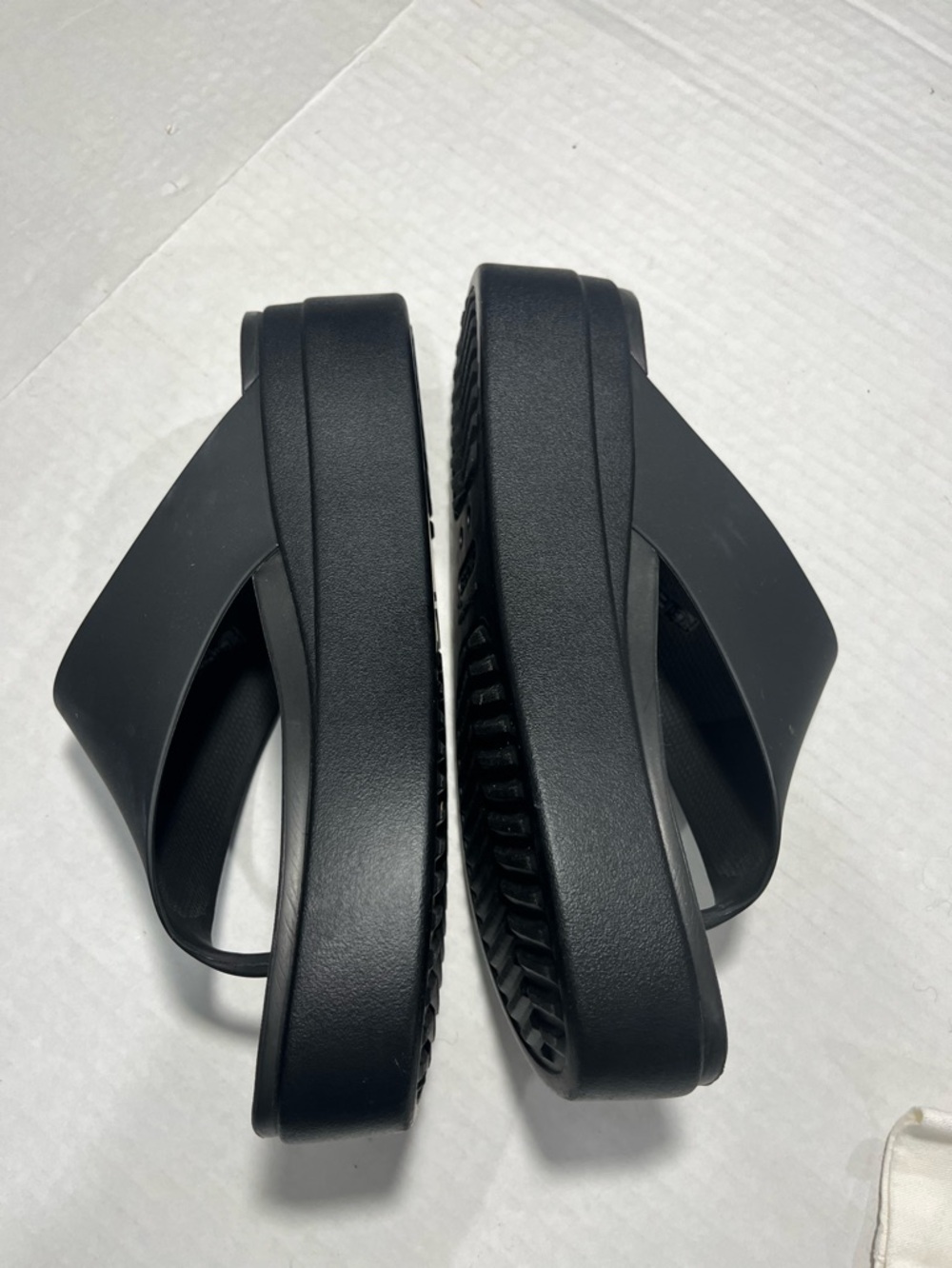 CROCS BROOKLYN PLATFORM FLIP FLOP - Picture 8 of 16